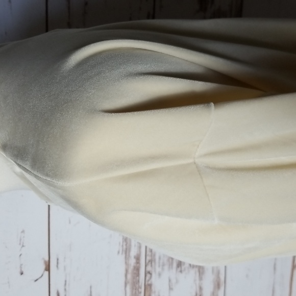 Zara Relaxed Cropped Top - Picture 6 of 13